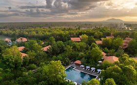 Farmhouse Resort & Spa